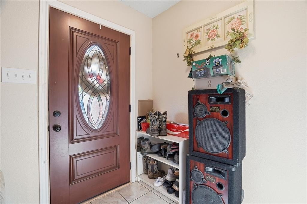 Single Family 5BR 3BA - 3551 Red Mine Lane, Grand Prairie, TX