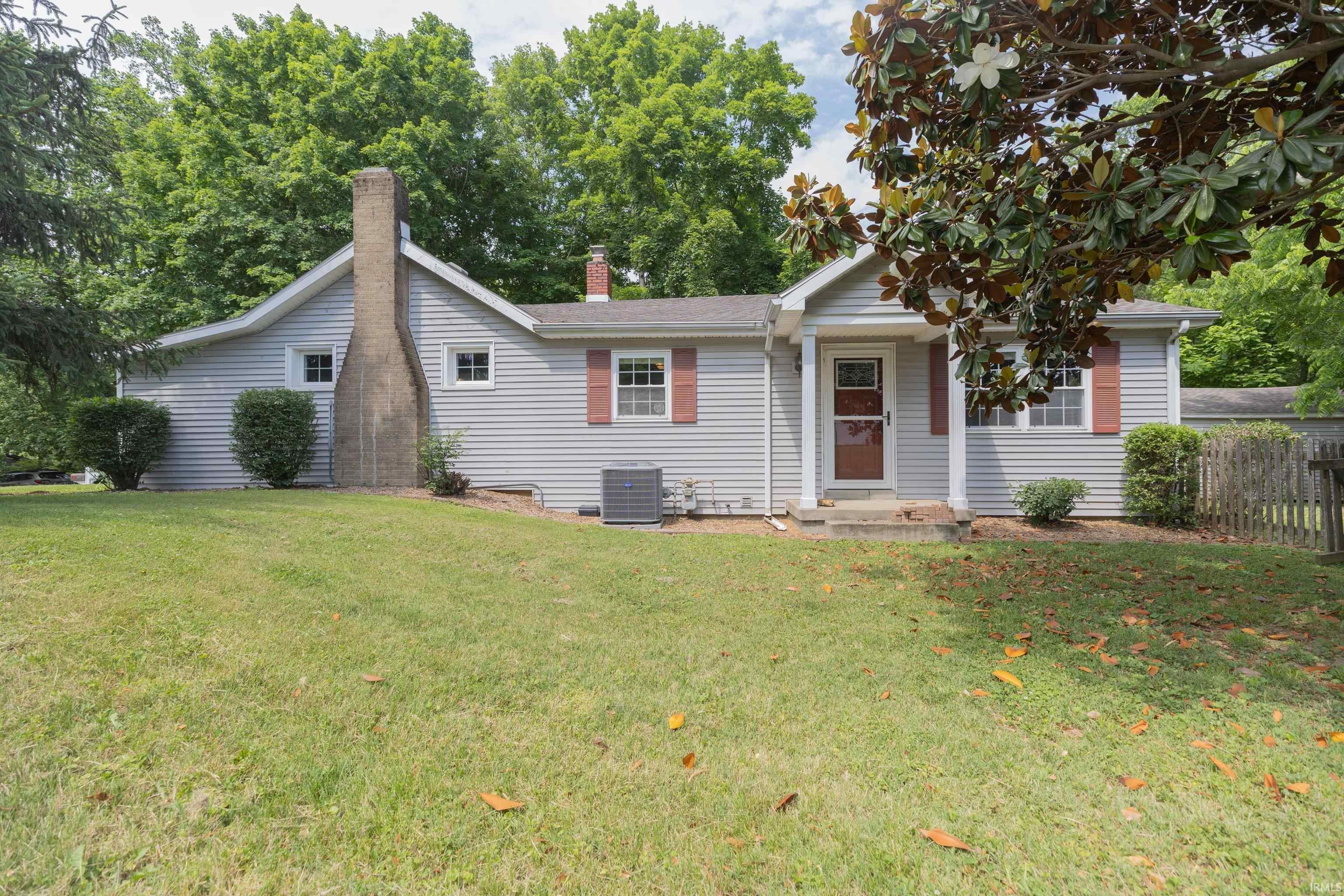 Single Family 2BR 1BA - 10000 Lockwood Lane, Newburgh, IN