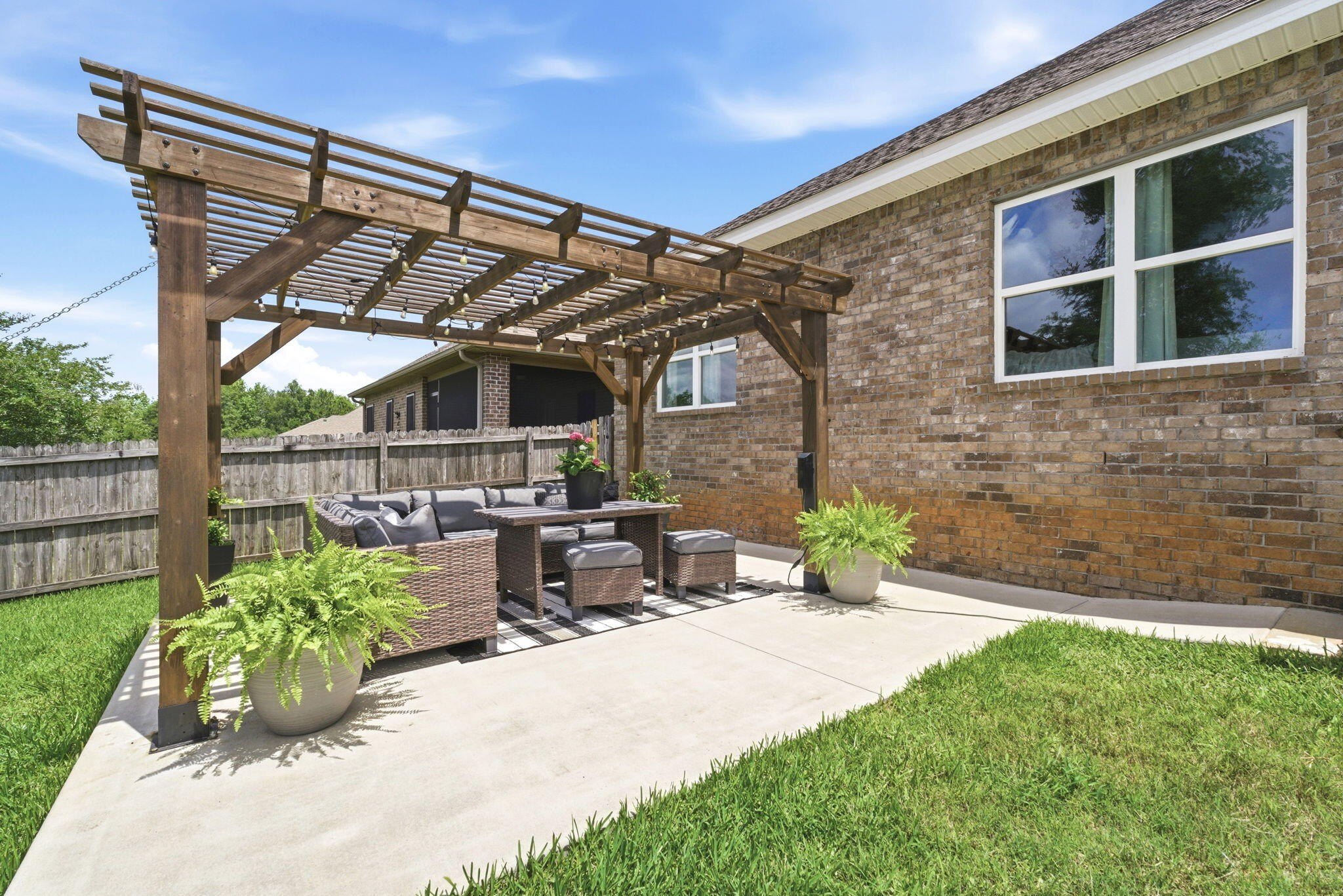 Single Family 4BR 2BA - 3545 Whitetail Lane, Pensacola, FL