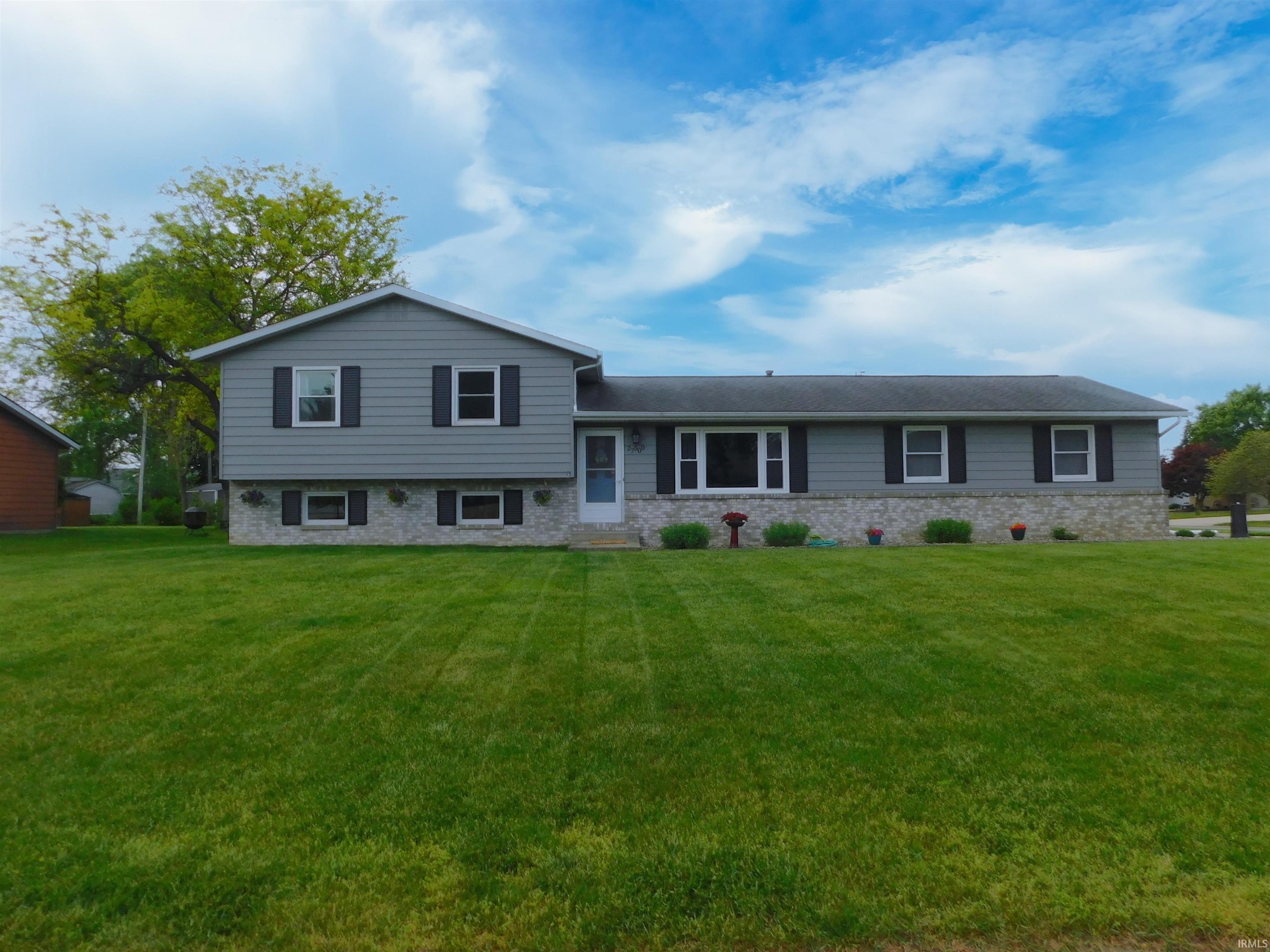 Single Family 4BR 2BA - 27500 Lamplighter Lane, Elkhart, IN