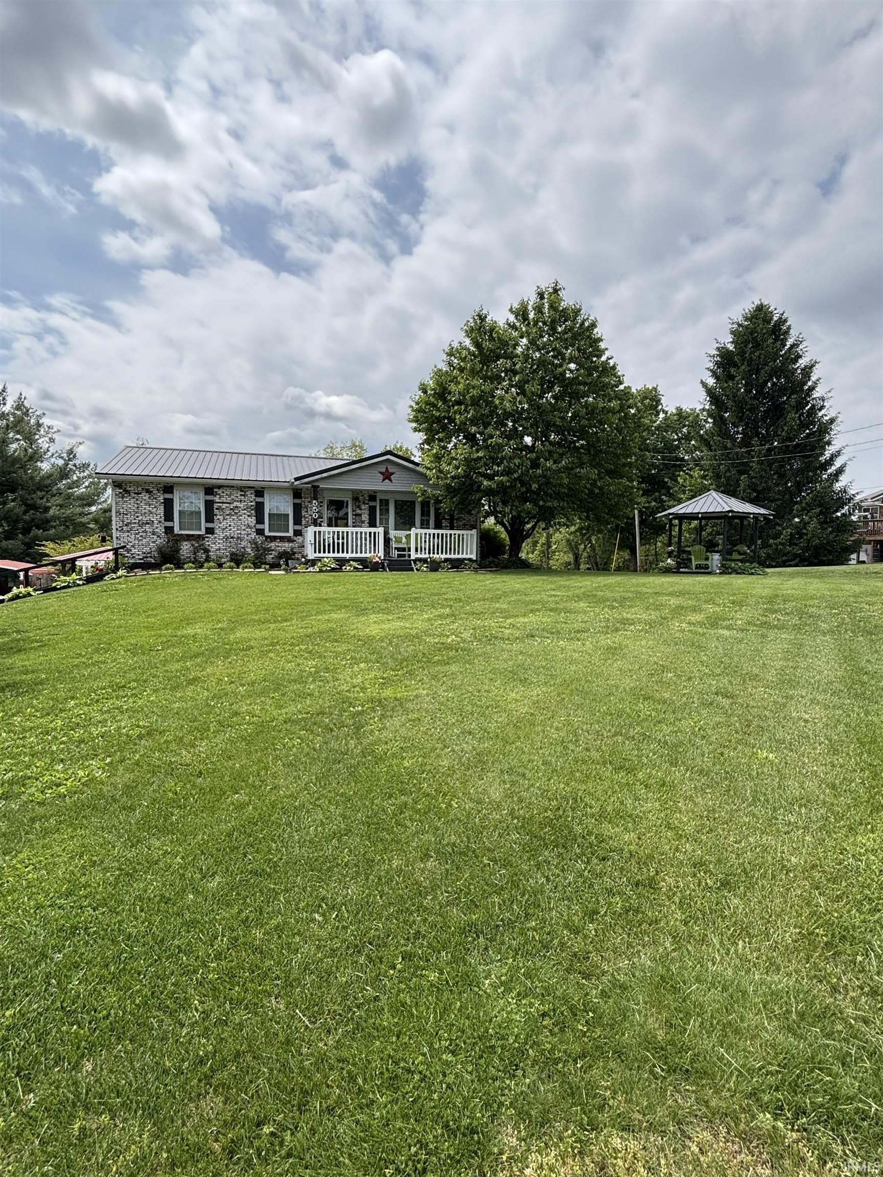 Single Family 3BR 1BA - 550 W Water Tower Road, Salem, IN
