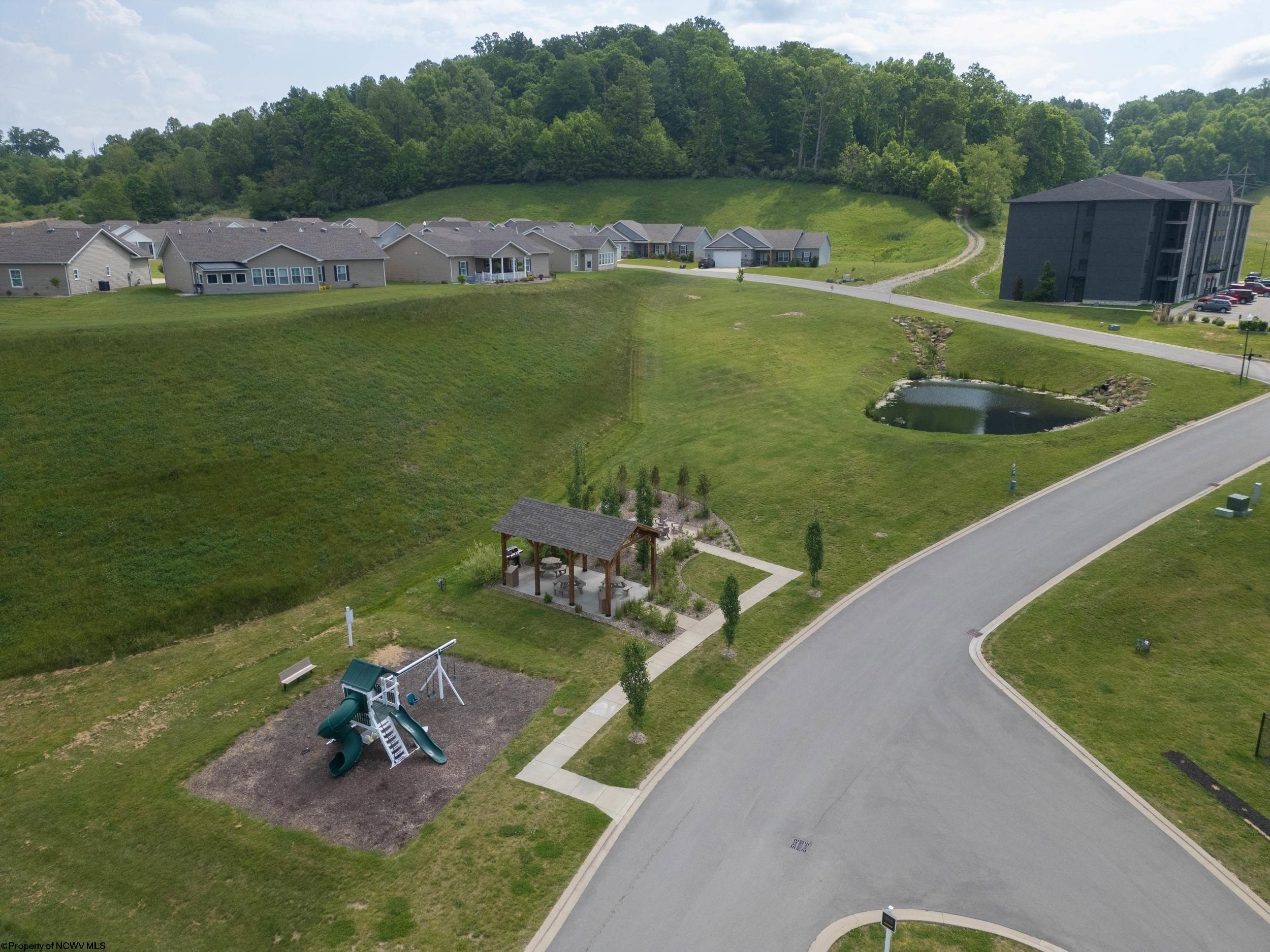 Single Family 3BR 3BA - 219 Crimson Lane, Bridgeport, WV