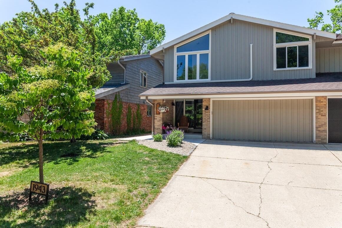 Condo 3BR 4BA - 1943 River Park Ct, Wauwatosa, WI