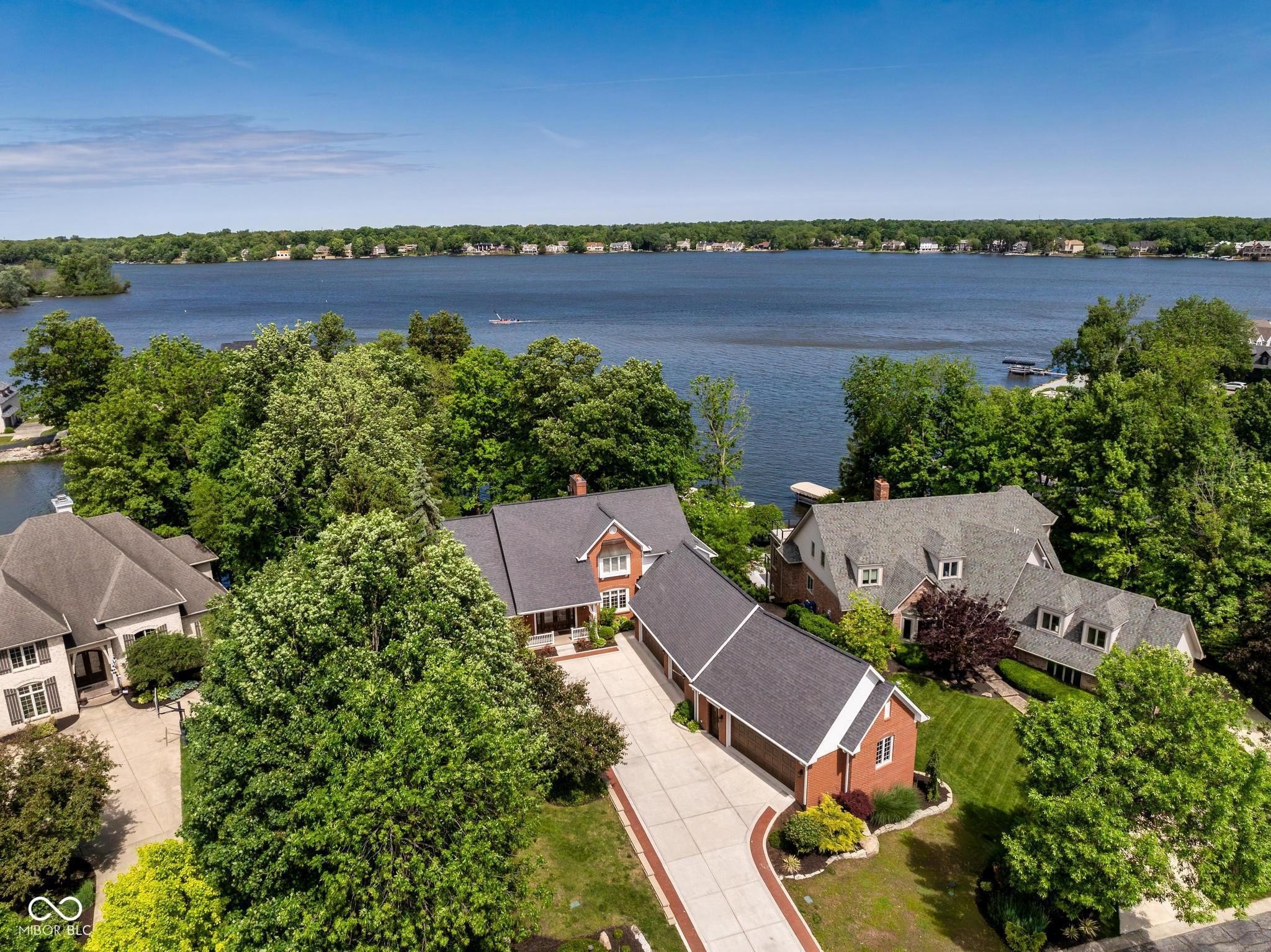 Single Family 5BR 5BA - 9264 Bluestone Circle, Indianapolis, IN