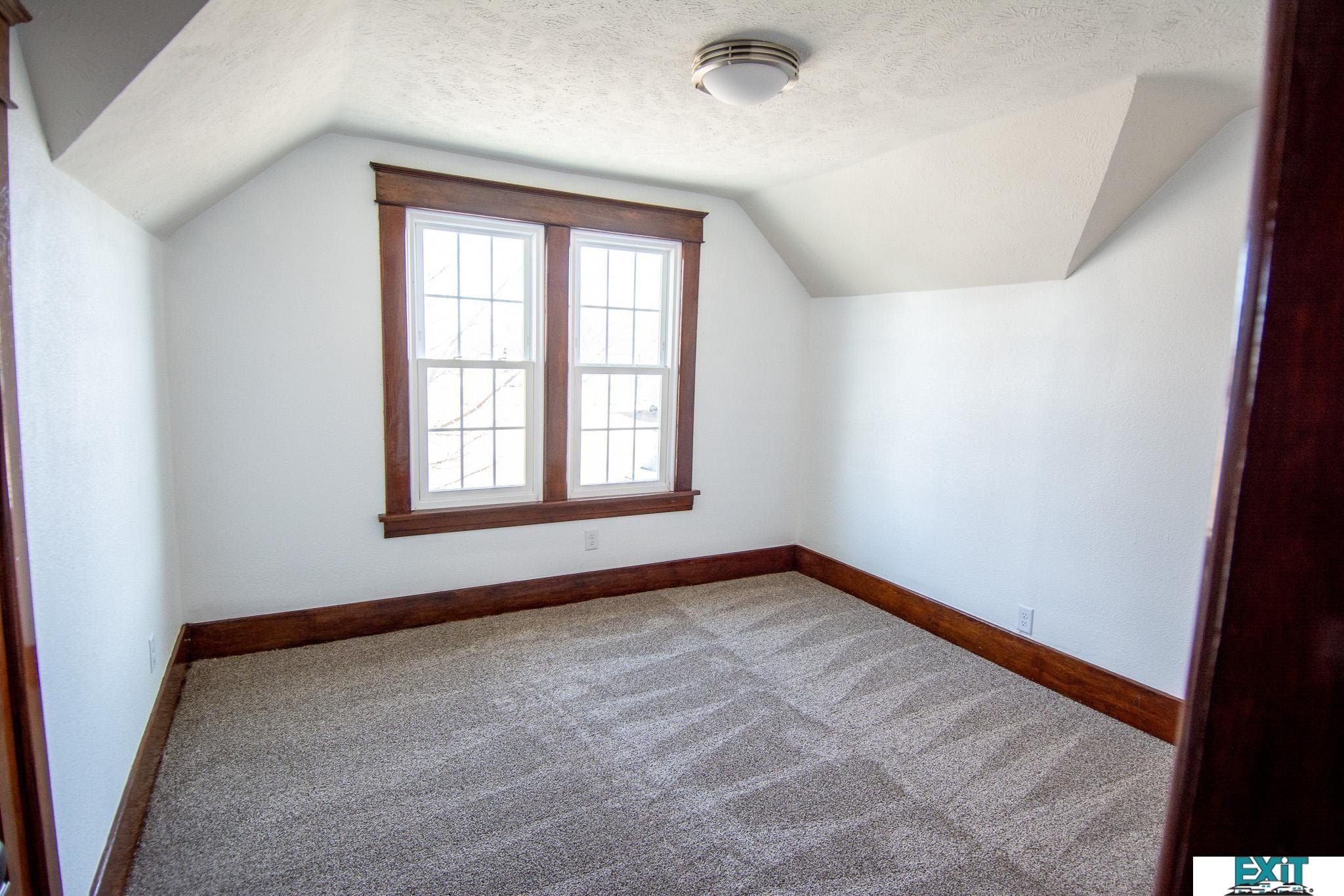 Single Family 3BR 1BA - 810 S 9th Street, Norfolk, NE