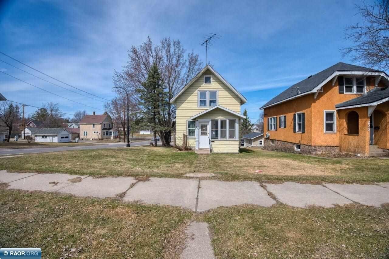 Single Family 2BR 1BA - 230 2nd St NW, Chisholm, MN