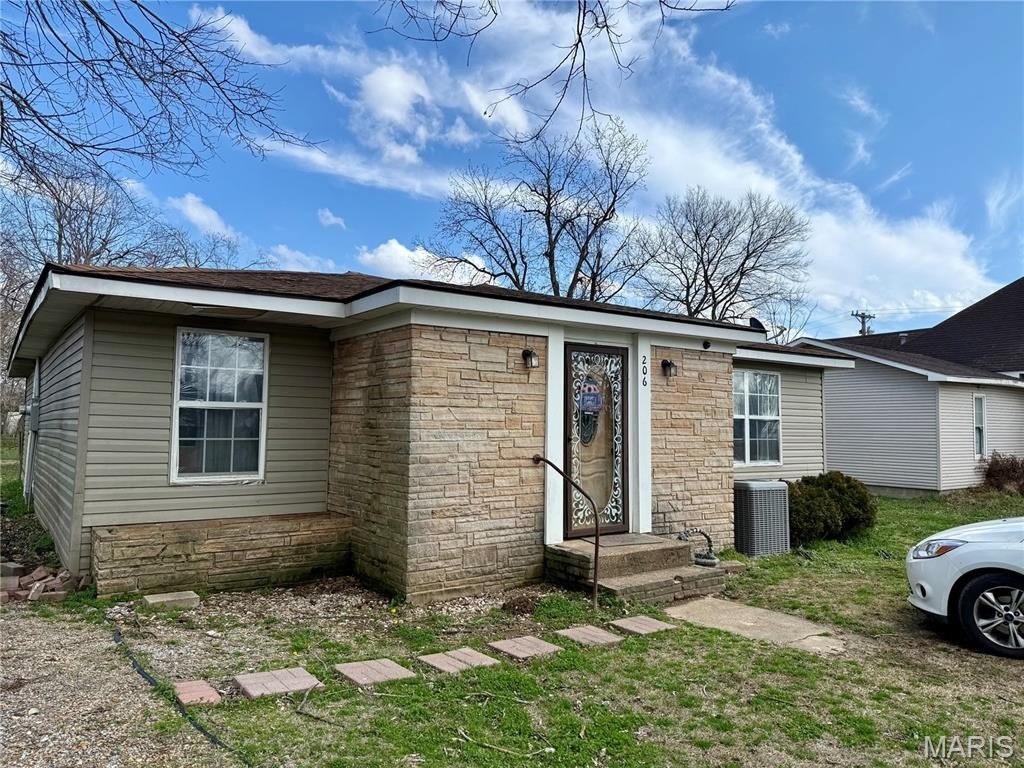 Single Family 2BR 2BA - 206 S Lyons Avenue, Naylor, MO