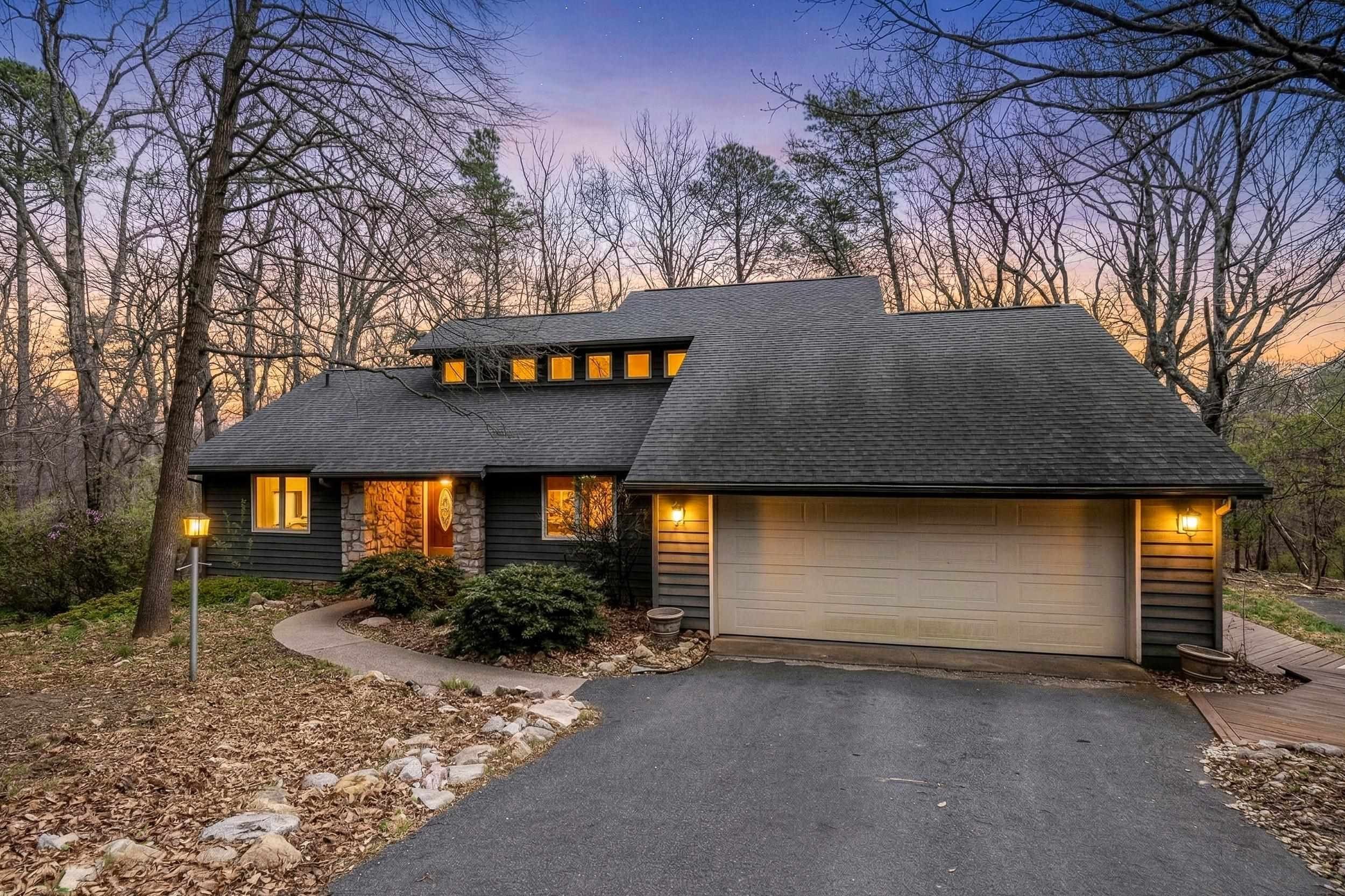 Single Family 4BR 4BA - 3229 HOPKINS DR, MCGAHEYSVILLE, VA