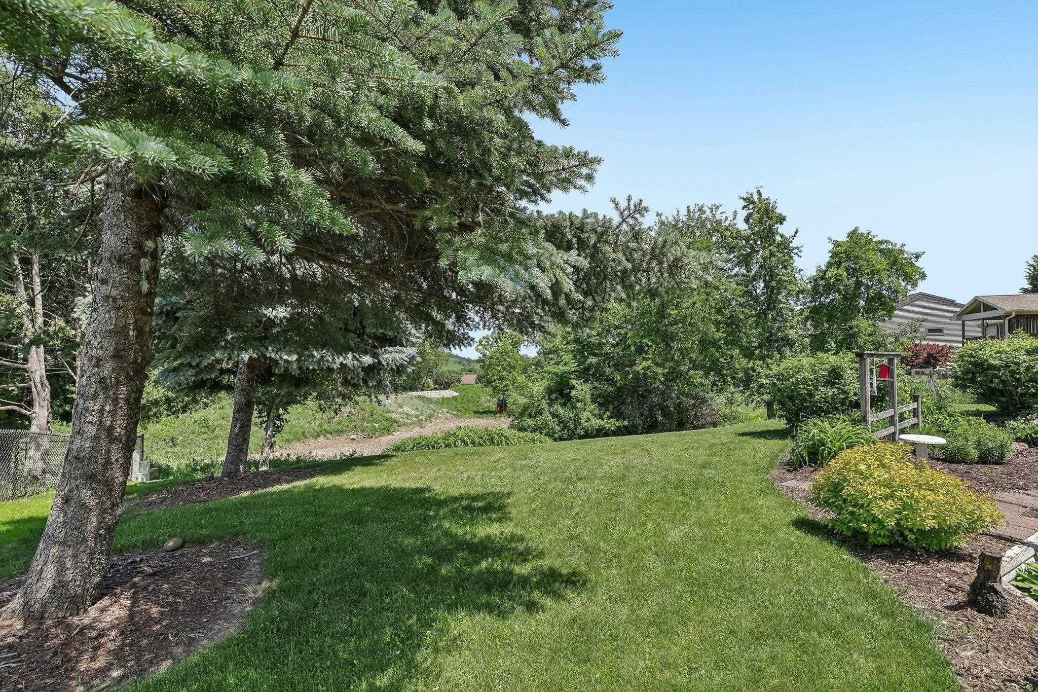 Single Family 4BR 4BA - 7100 Spring Hill Drive, Middleton, WI