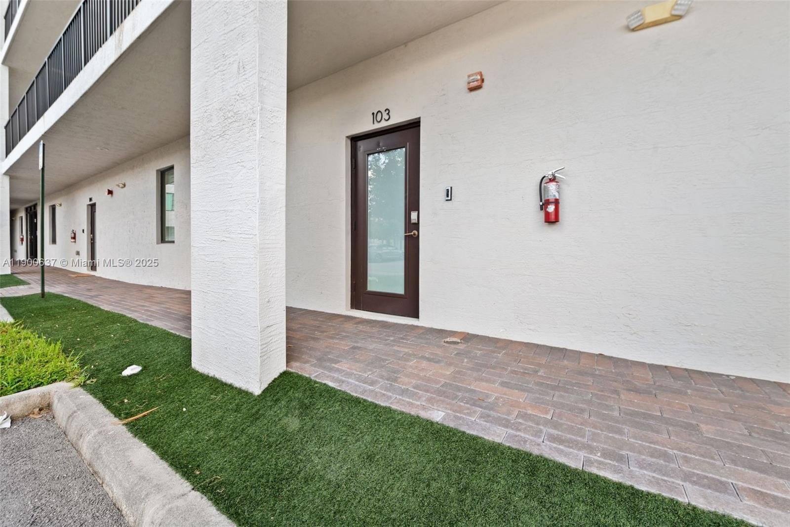 Condo 2BR 3BA - 8363 NW 41st St, Doral, FL
