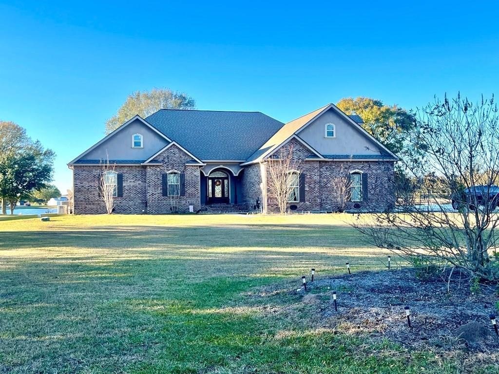 Single Family 4BR 4BA - 6 Lunker Lane, Poplarville, MS