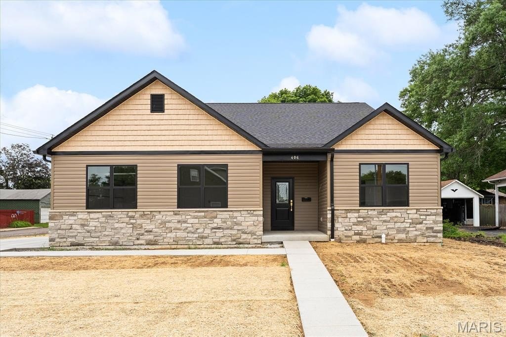 Single Family 3BR 2BA - 406 W Laurel Street, Millstadt, IL