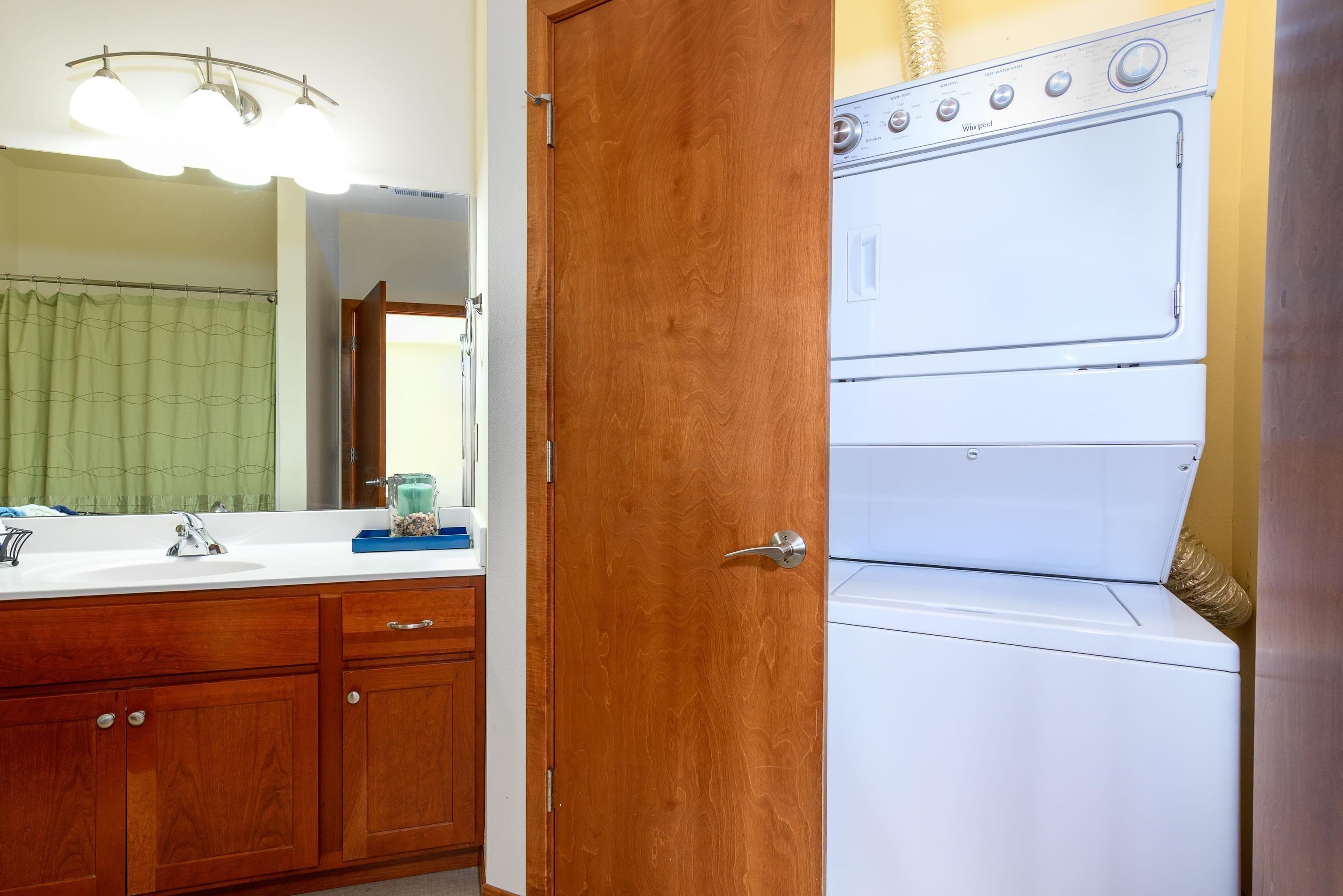 Condo 1BR 2BA - 5194 Sassafras Drive, Fitchburg, WI