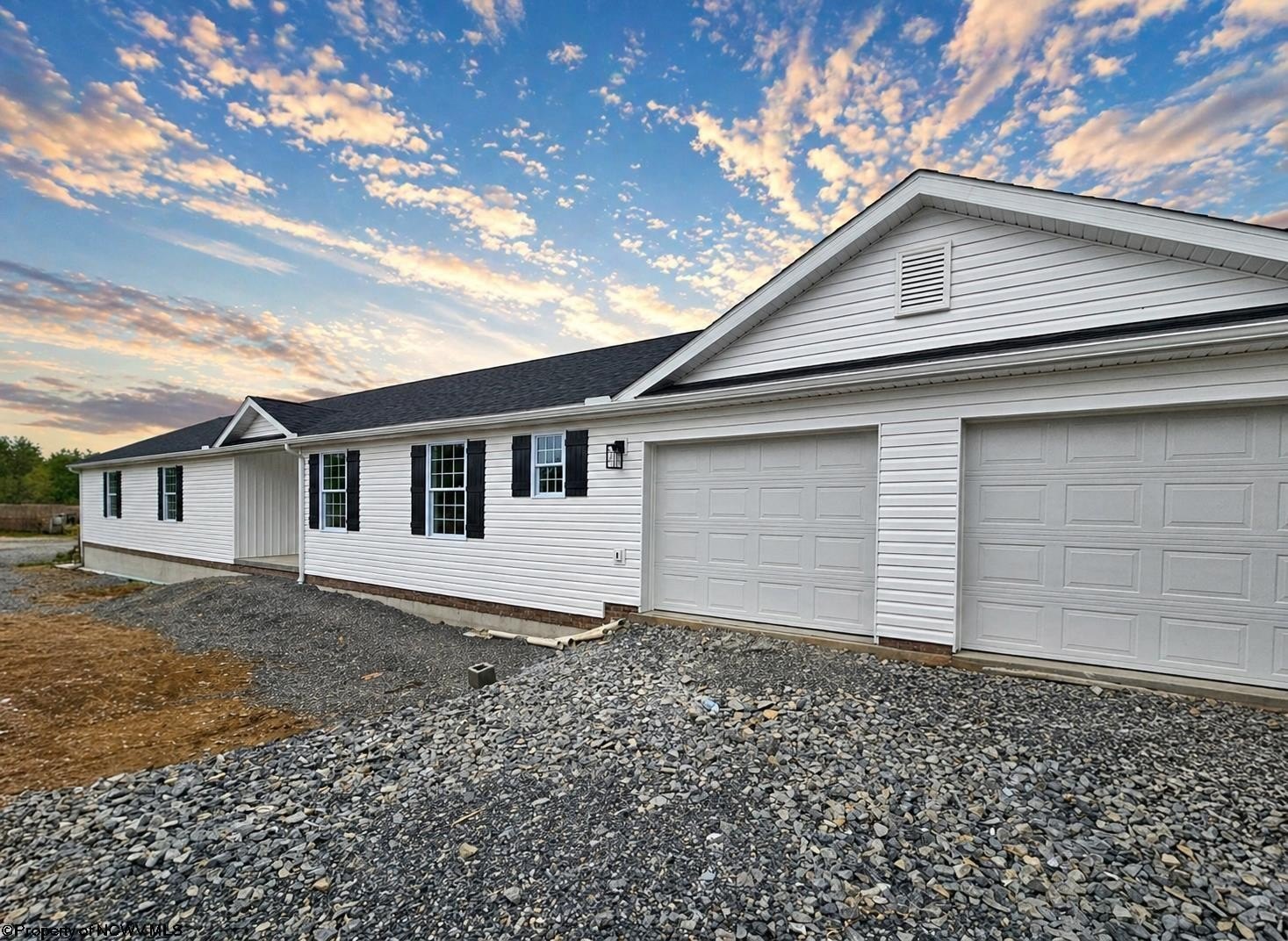 Single Family 4BR 3BA - 891 Auburn Lane, Flemington, WV