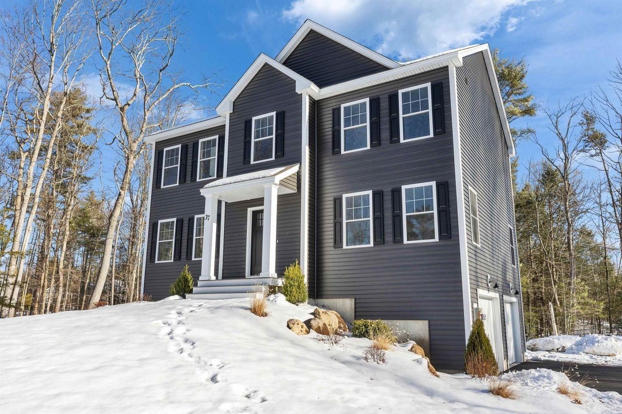 Single Family 4BR 3BA - 37 Reed Road, Sandown, NH