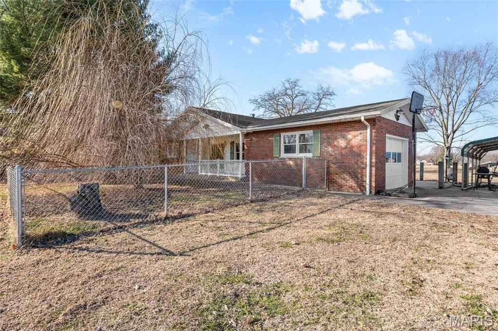 Single Family 3BR 2BA - 607 S Main Street, Sorento, IL