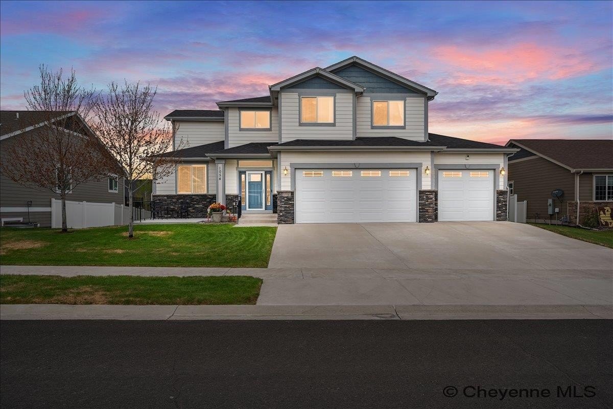 Single Family 5BR 4BA - 1054 MARIE LN, Cheyenne, WY