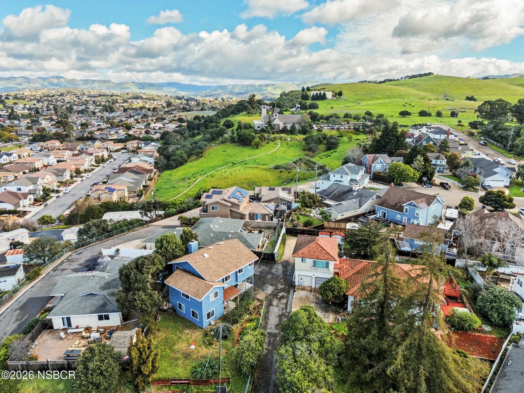 Single Family 4BR 4BA - 571 S Traffic Way, Arroyo Grande, CA