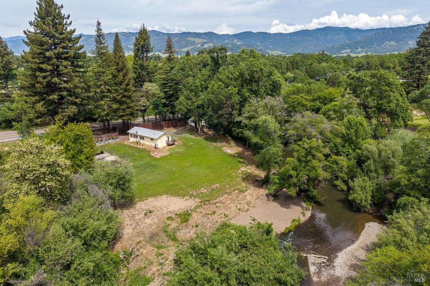 Single Family 1BR 2BA - 8251 E Side Potter Valley Road, Potter Valley, CA