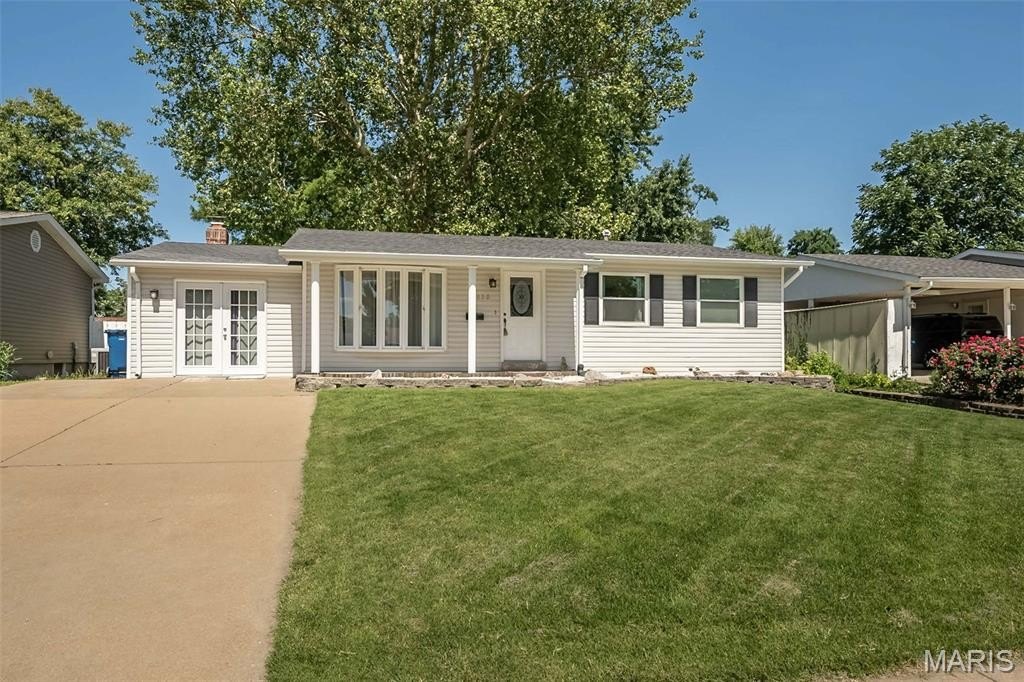 Single Family 3BR 2BA - 12030 Bennington Place, Maryland Heights, MO
