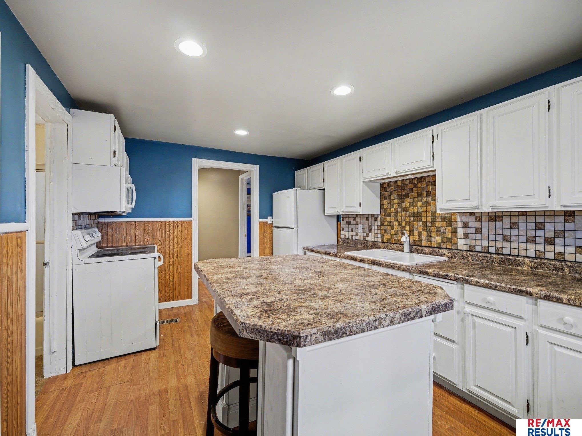Single Family 3BR 2BA - 3016 S 43 Street, Omaha, NE