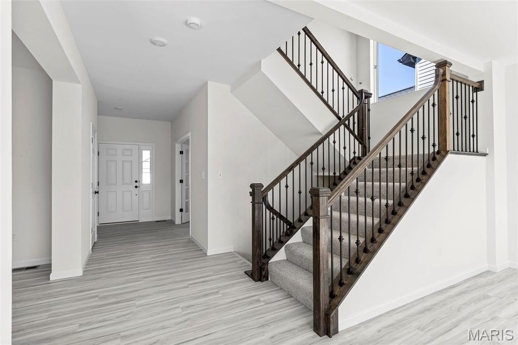 Single Family 4BR 3BA - 12201 Louiselle Park Drive, Maryland Heights, MO