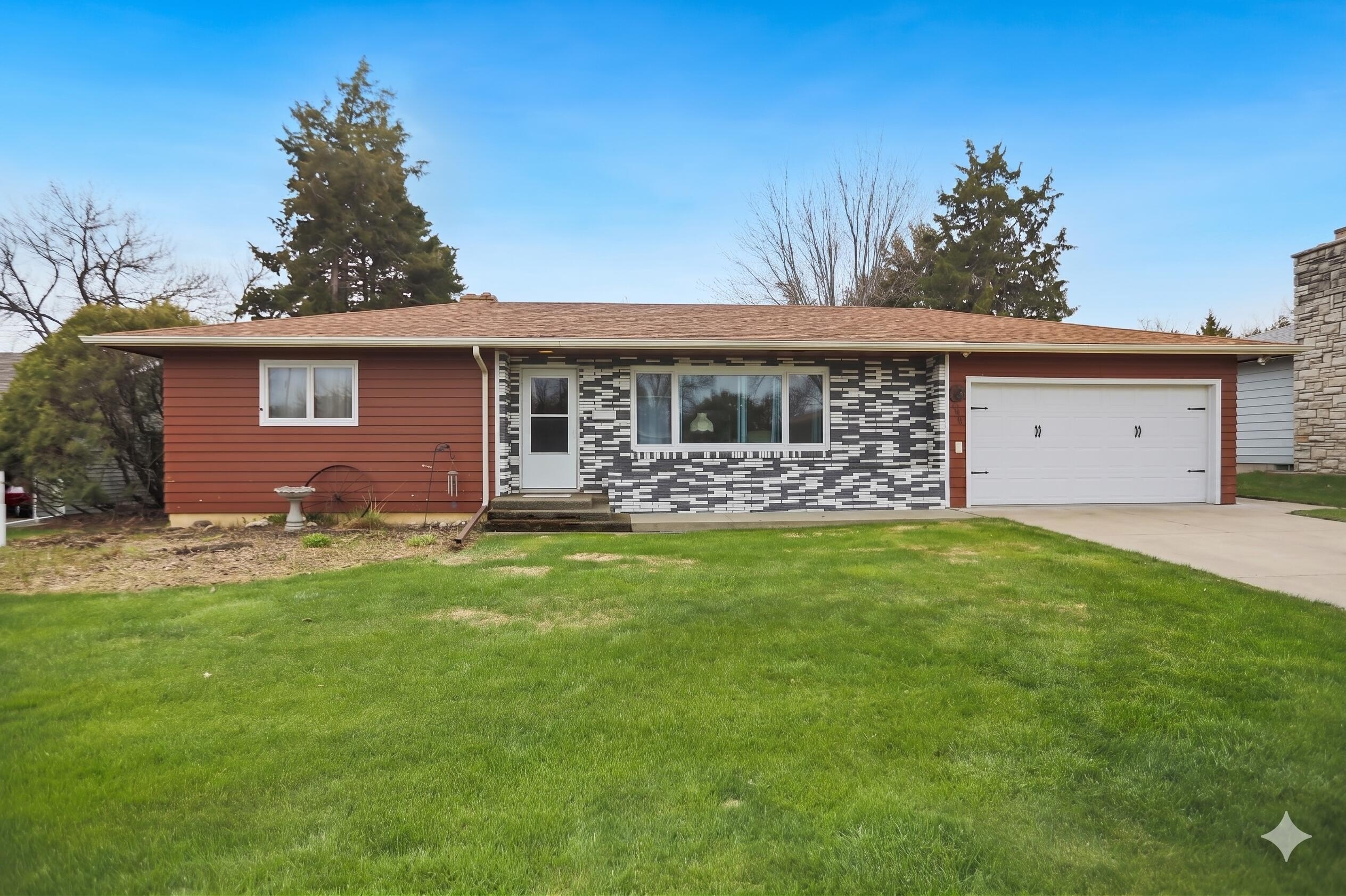 Single Family 4BR 2BA - 126 Hilltop Drive, Gettysburg, SD