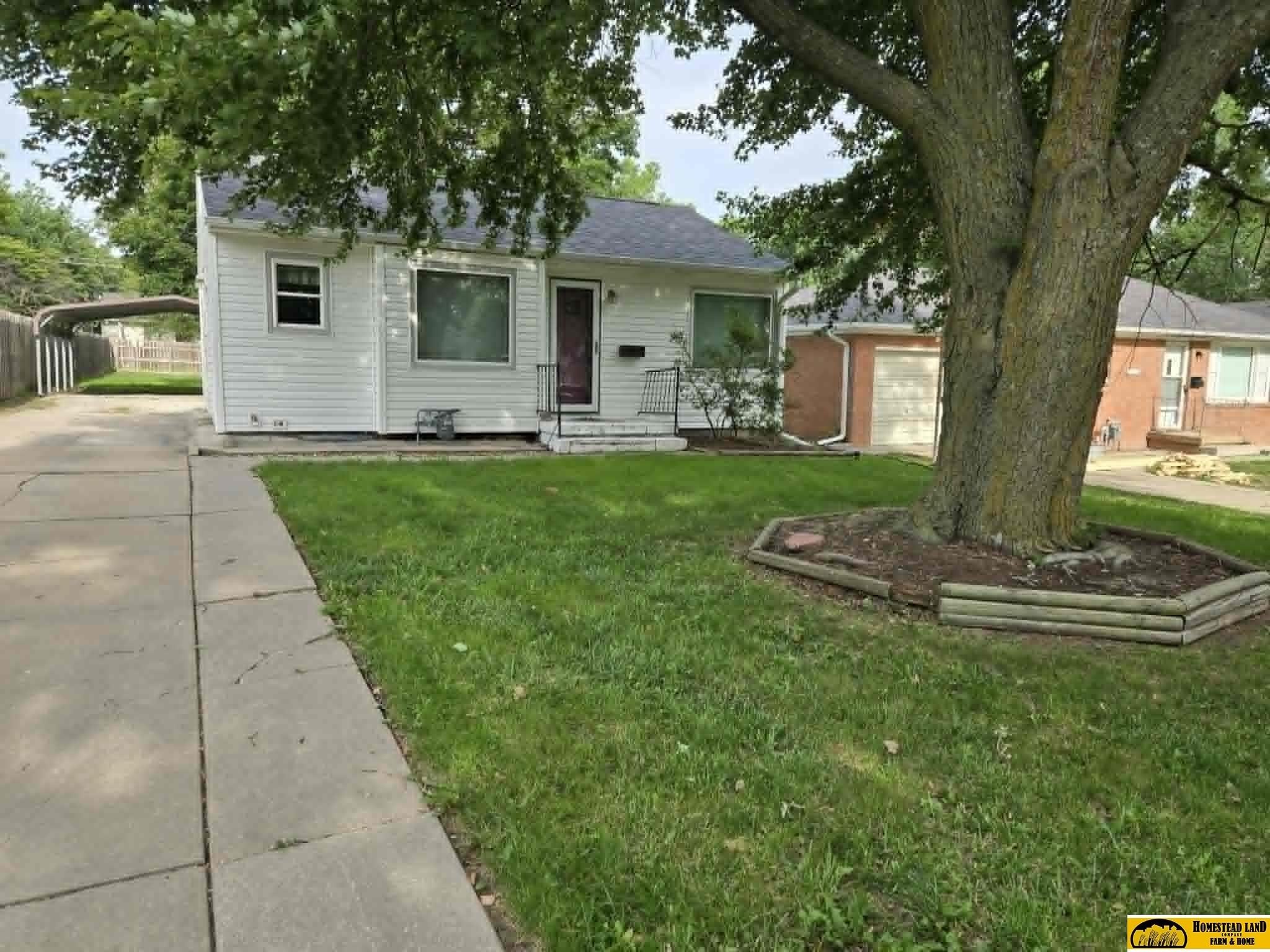 Single Family 2BR 1BA - 1312 N 10 Street, Beatrice, NE
