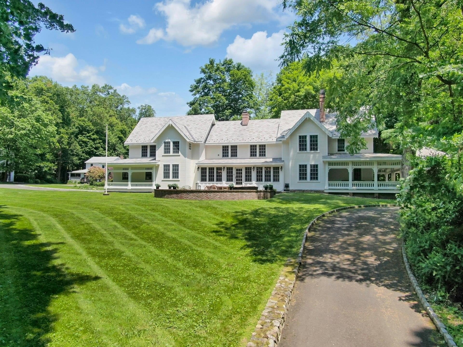 Single Family 4BR 3BA - 314 Haverstraw Road, Suffern, NY