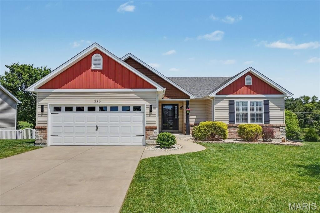 Single Family 4BR 3BA - 223 Hartford Glen Court, Wentzville, MO