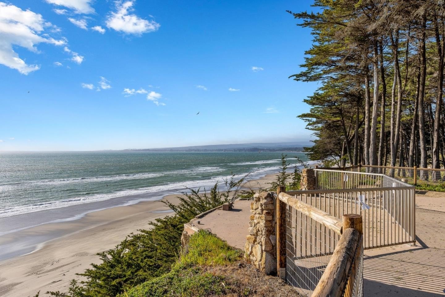 Single Family 4BR 4BA - 145 Coy DR, LA SELVA BEACH, CA