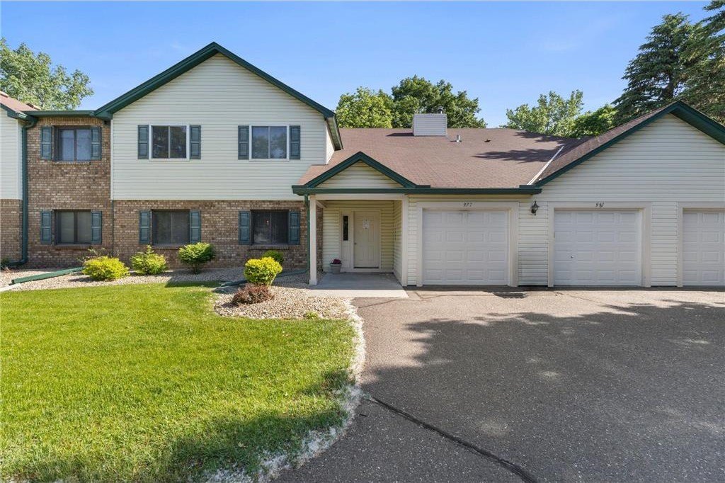 Condo 2BR 1BA - 975 Heritage Court E, Vadnais Heights, MN