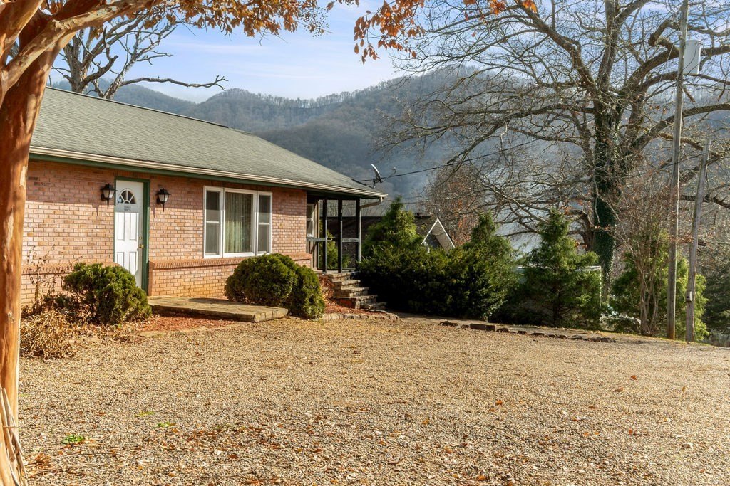 Single Family 2BR 1BA - 155 Claude Arnold Road, Franklin, NC
