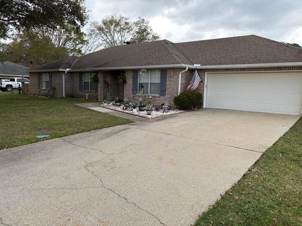 Single Family 3BR 3BA - 541 Millbrook PKW, Picayune, MS
