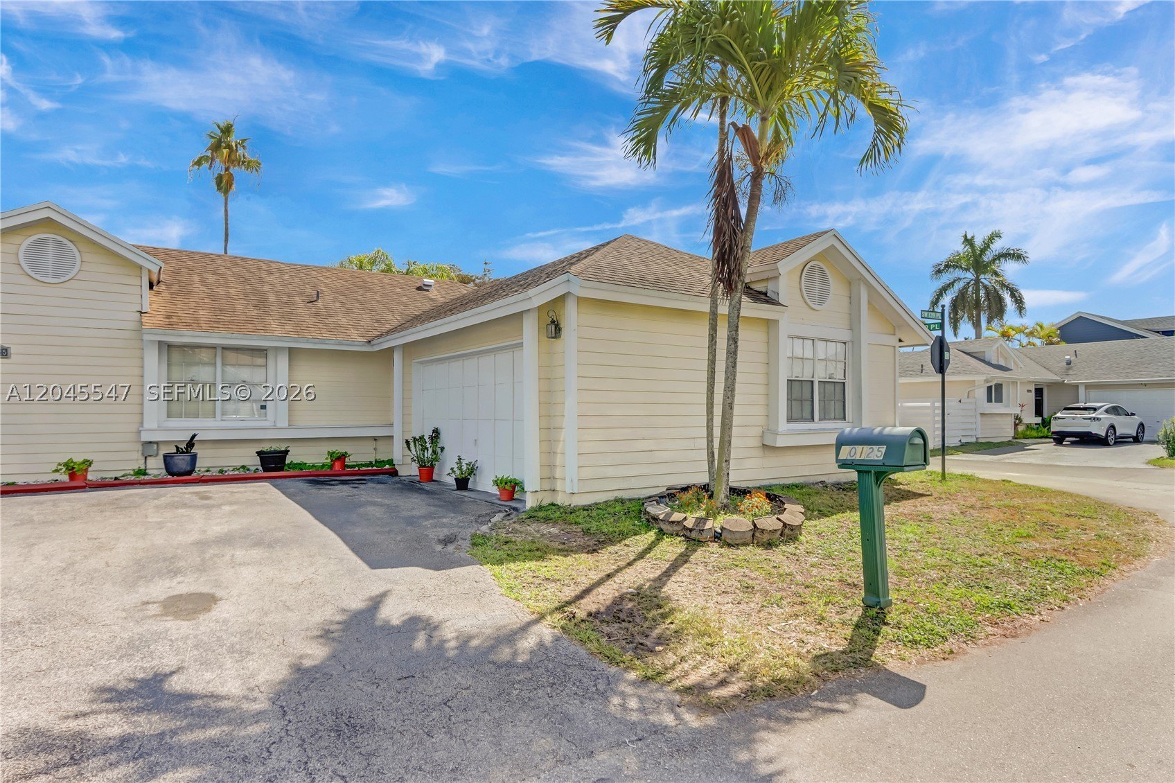 Single Family 3BR 4BA - 10125 SW 139th Pl, Miami, FL