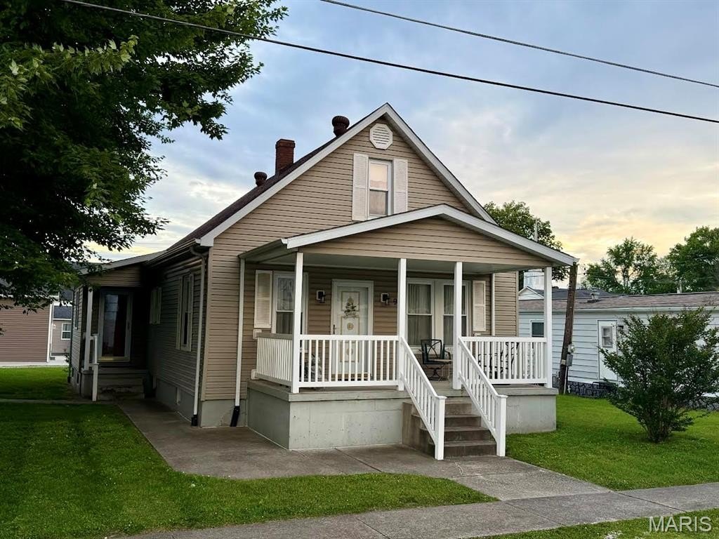 Single Family 3BR 1BA - 9 E Birch Street, New Baden, IL