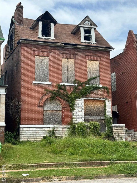 Single Family 6BR 2BA - 743 N Euclid Avenue, St Louis, MO