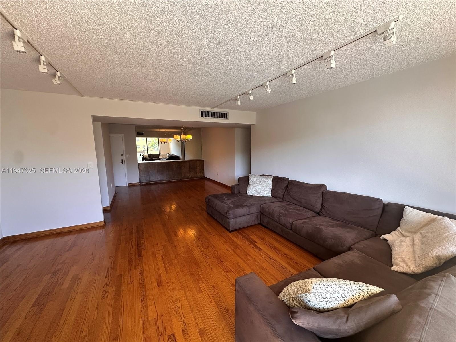 Condo 2BR 3BA - 600 Biltmore Way, Coral Gables, FL