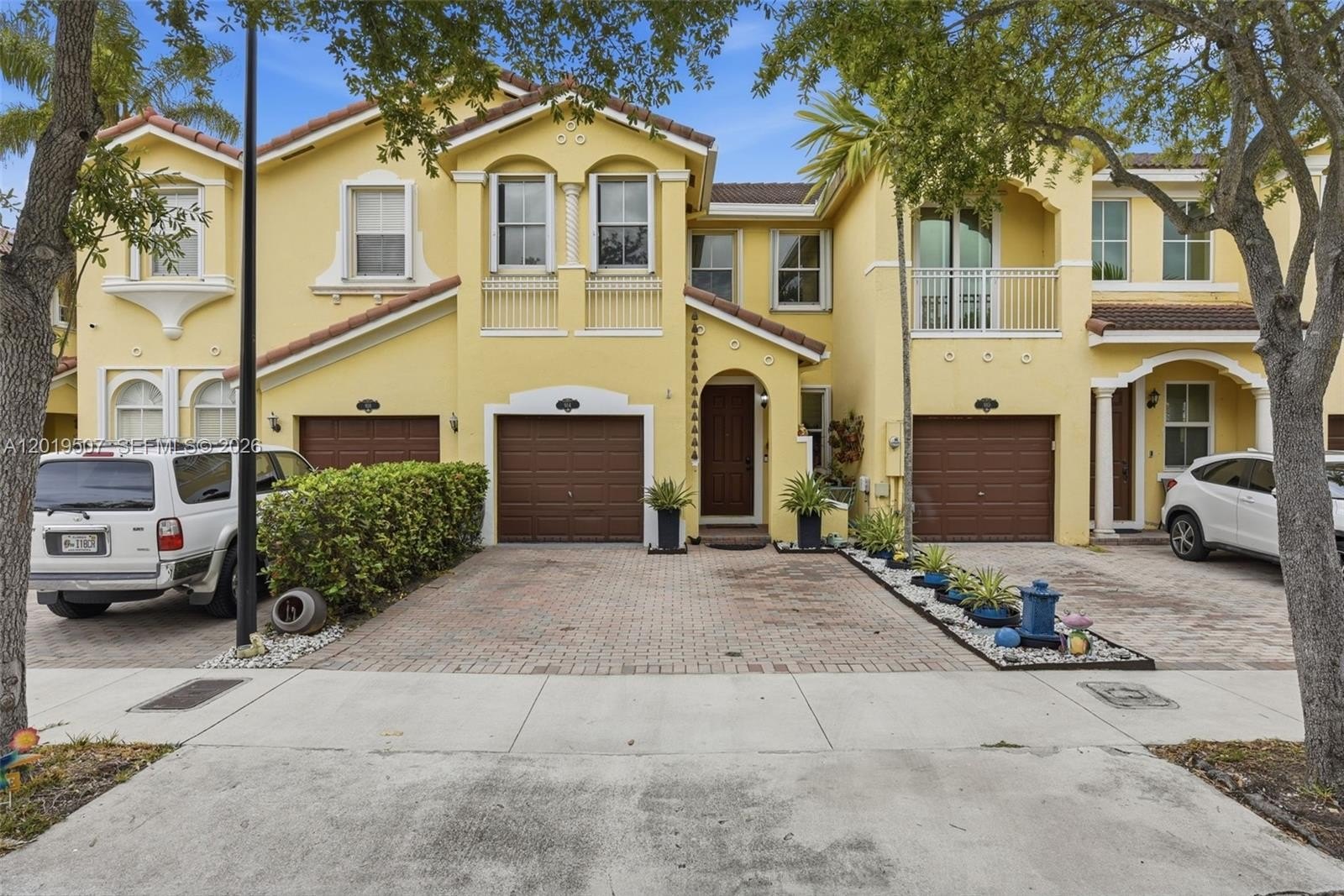 Single Family 3BR 3BA - 914 SW 151st Pl, Miami, FL
