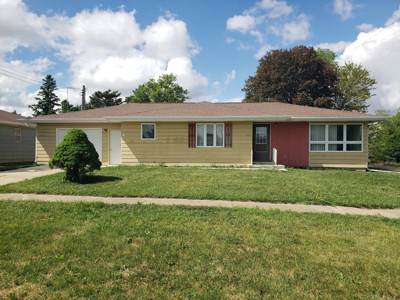 Single Family 2BR 1BA - 319  E Broadway, Coleridge, NE