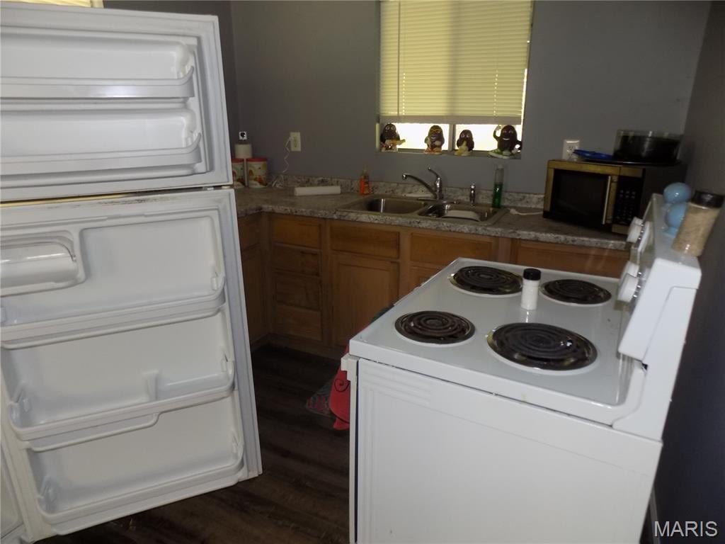 Single Family 2BR 2BA - 407 Killarney Drive, Ironton, MO
