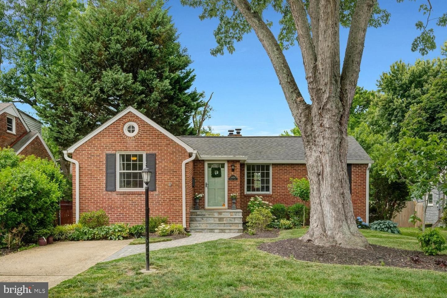 Single Family 4BR 2BA - 6404 POTOMAC AVE, ALEXANDRIA, VA