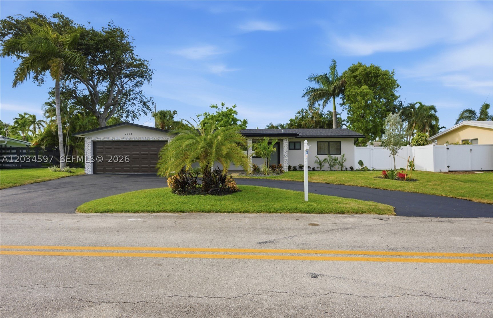 Single Family 3BR 2BA - 2731 NE 52nd St, Lighthouse Point, FL