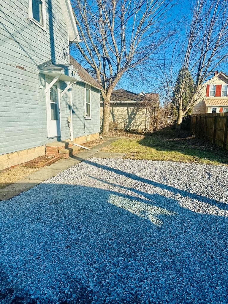 Single Family 4BR 1BA - 419 Short, Bucyrus, OH