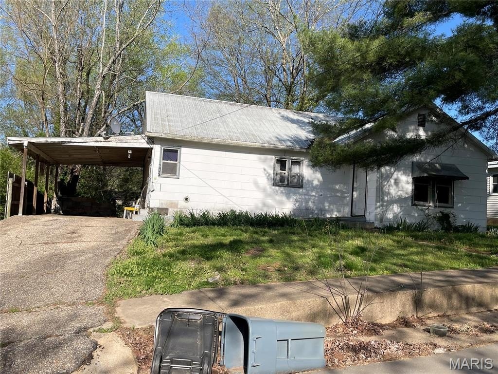 Single Family 3BR 2BA - 617 N 3rd Street, Piedmont, MO