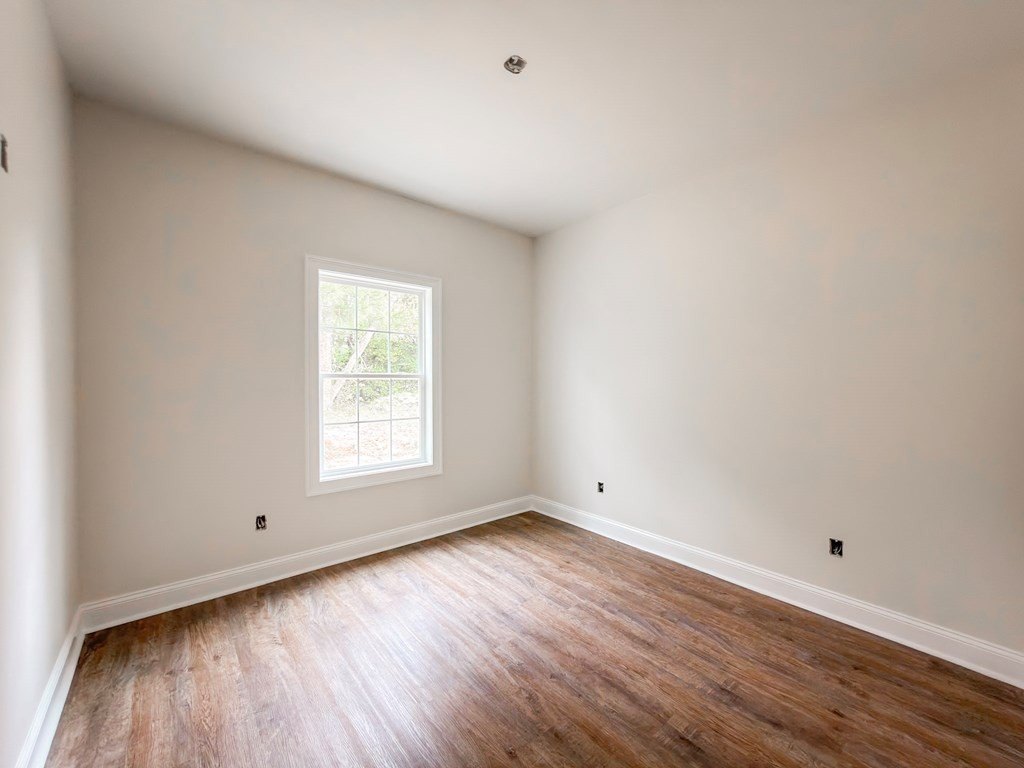 Single Family 3BR 2BA - 352 College St, Pelham, GA