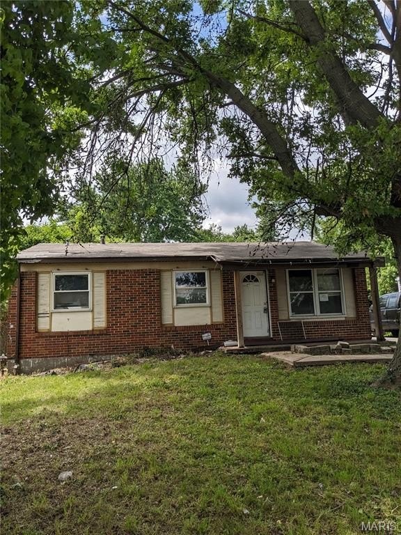 Single Family 3BR 1BA - 10333 Castle Drive, St Louis, MO