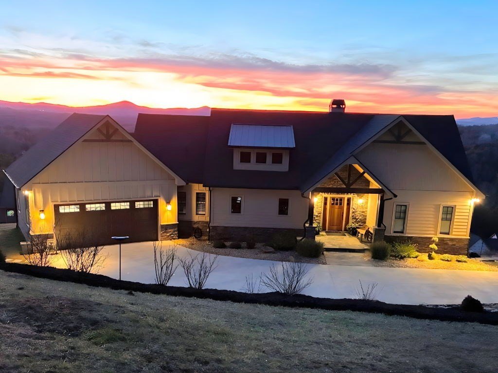Single Family 4BR 5BA - 104 Sunset View, Blairsville, GA