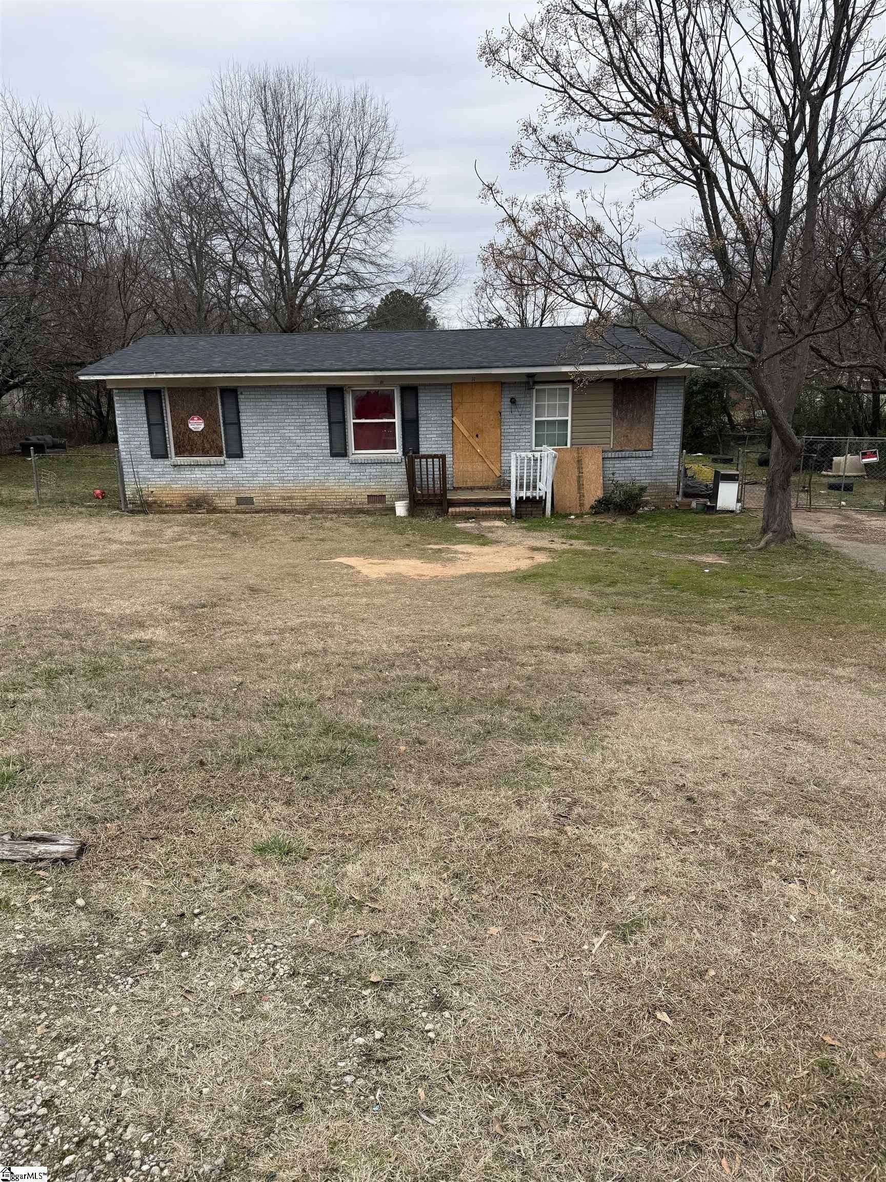 Single Family 3BR 1BA - 10 Julian Bond Lane, Spartanburg, SC