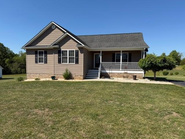 Single Family 4BR 3BA - 216 Avery Lane, Appomattox, VA